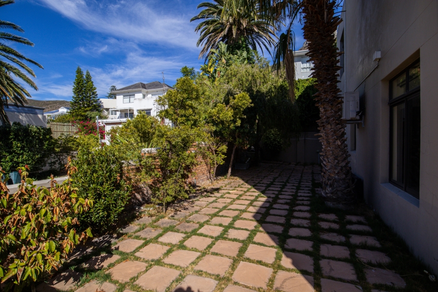 To Let 6 Bedroom Property for Rent in Bantry Bay Western Cape
